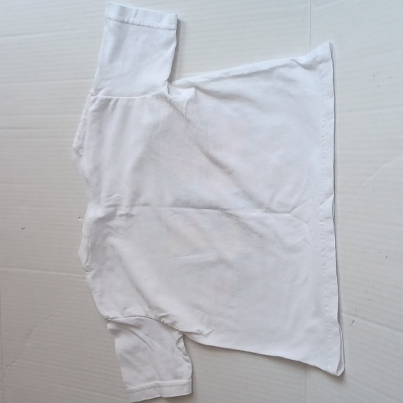 4/$30 White Wonderland Tee - Size XS (Youth) - Picture 3 of 5